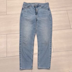 High Waisted American Eagle Mom Jeans